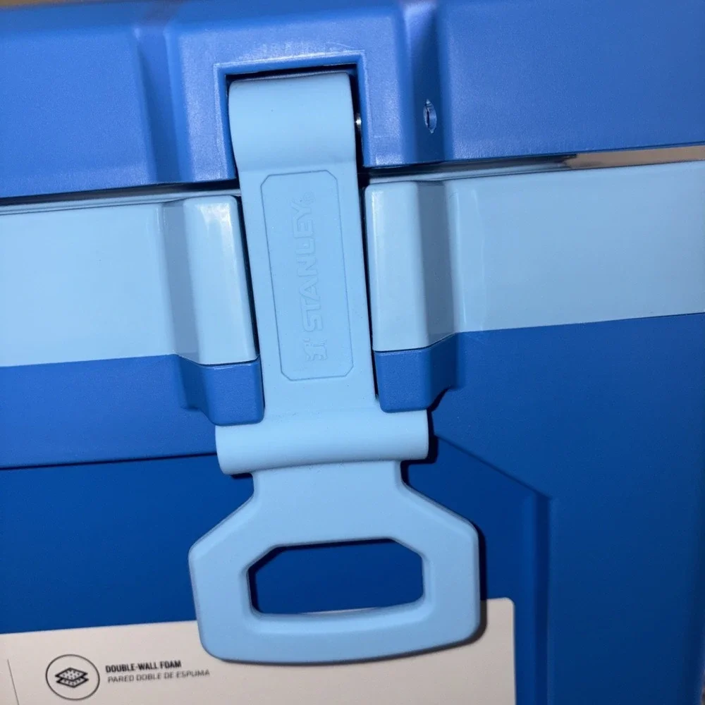 New STANLEY Easy Carry Outdoor Cooler 50 Qt 47 L with Bungee System - Genuine - Picture 5 of 16